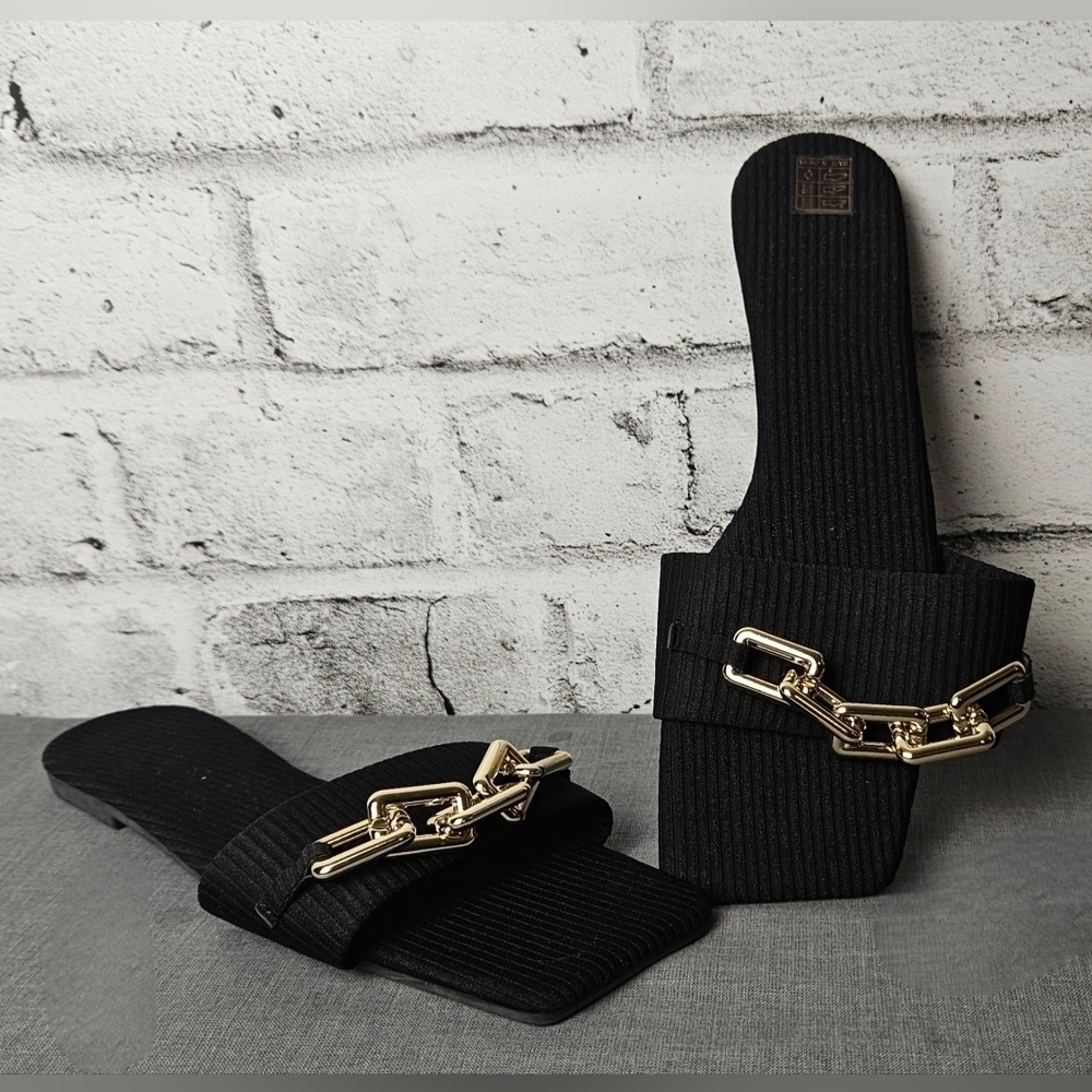 Black Slide Sandals Gold Chain Detail Women’s Size 8.5 Trendy Summer
